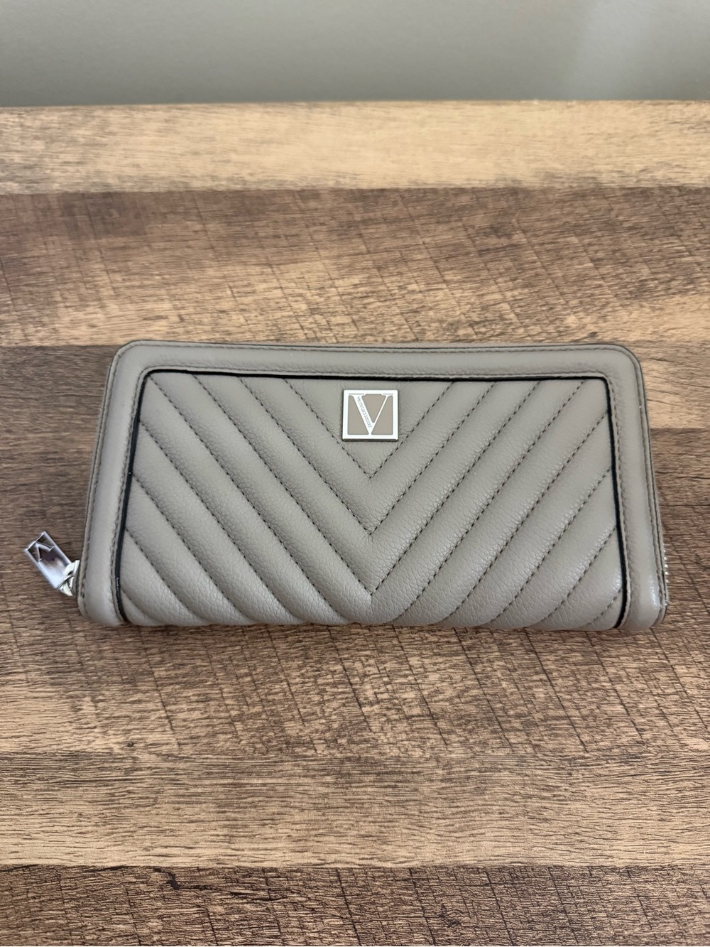 Victoria’s Secret Taupe Quilted Zip-Around Wallet
